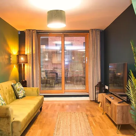 Spacious City Centre Apt - Free Parking - Ao Arena Manchester Buitenkant foto